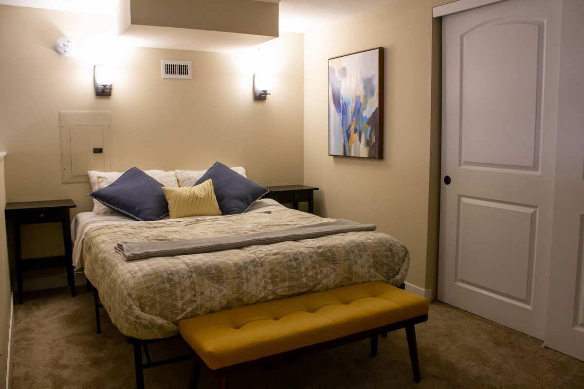 Historic Luxury 2-Bedroom wz Loft &FREE Parking