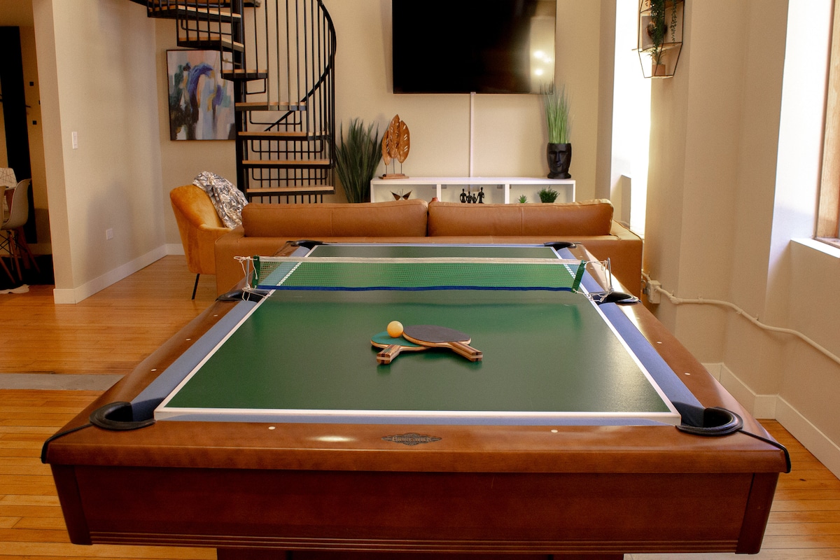 Historic Luxury 2-Bedroom wz Loft &FREE Parking