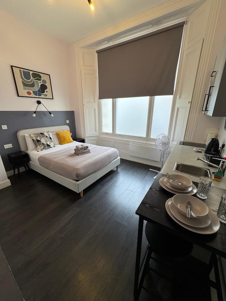 (18/f07)ground Fl. Studio Zone 1 Notting Hil+wi-fi - Londra