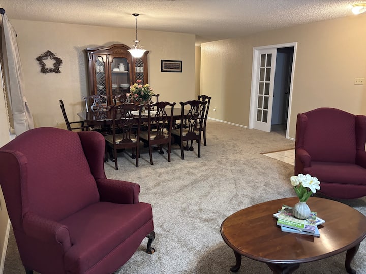 Real Comfy 4 Bedroom Cove Cottage - Copperas Cove, TX