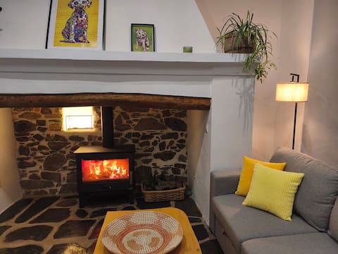 Popular Airbnb listing: Country house with pool and organic garden in Badajoz