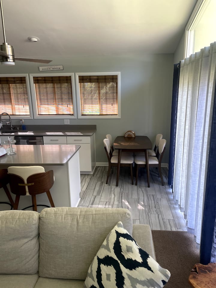 Cozy Northern Neck Hideaway - Kilmarnock, VA