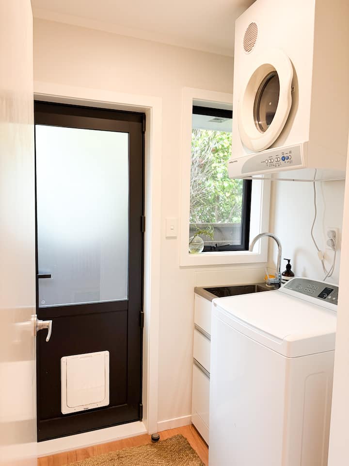 Laundry area image 1