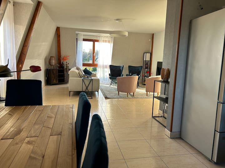 Large accommodation, 3 bedrooms, 4 beds, free parking