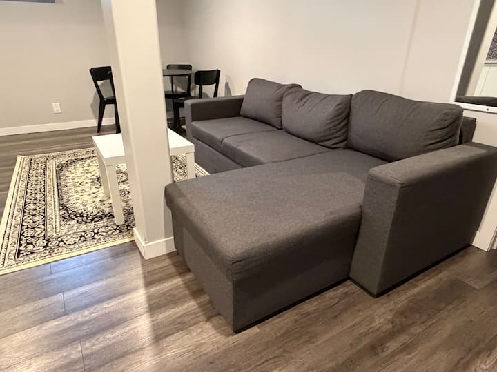 Cuddle Heaven 2 Bedroom Basement Unit - Saint-Albert