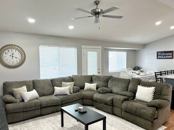 The Gathering | 6 Beds | 5 Mins From Af Base - SeaQuest Utah, Layton