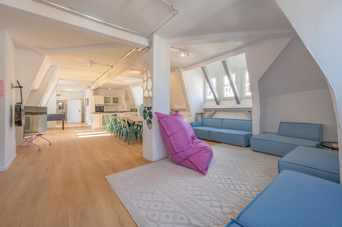 Successful Airbnb property: 250m2 Penthouse-Loft | von HeRo LiWing in Neustadt
