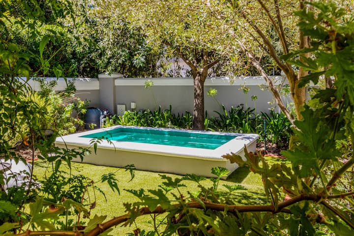 Lush Garden (incl. breakfast & service)