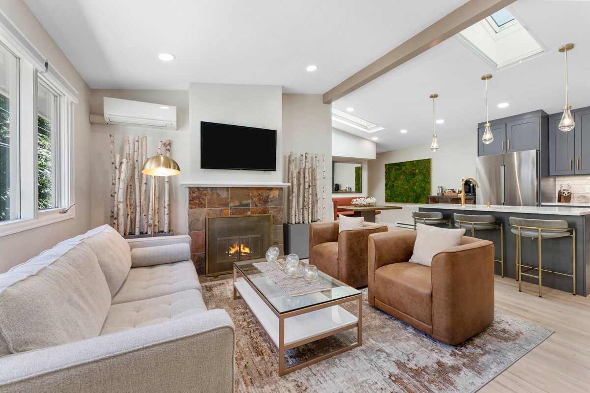 Parkside Retreat | Modern 2BR, Walkable & Central - Guesthouses for ...