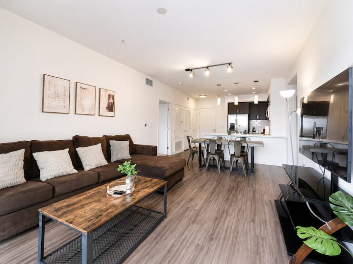 Central Hollywood 2bedroom Unit - Beverly Hills, CA