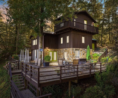 Lakefront Adventure | Kayaks & Outdoor Oasis