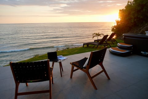 Serenity | Escape with Jacuzzi + Beach Access