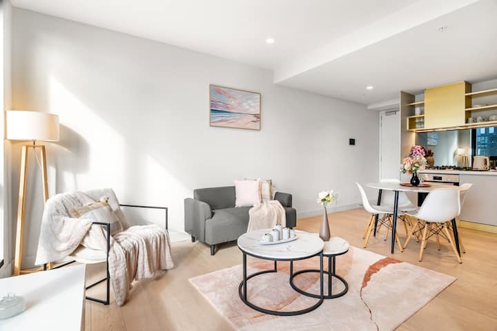 Dodan je novi kauč na razvlačenje (nije na fotografijama)