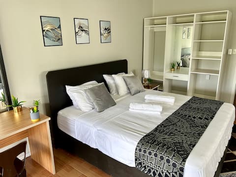 Feiloakimisi Retreat Deluxe King Room with Veranda