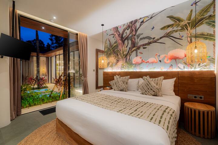 Villa Camaste: 2BR w/Sunken & Private Pool in Ubud