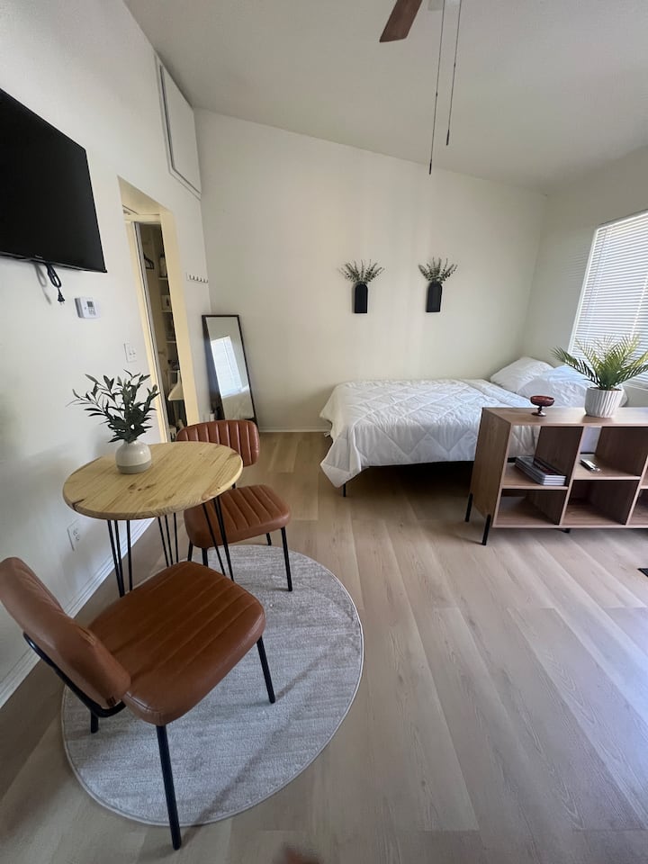 Full Condo In Ontario - Eastvale, CA