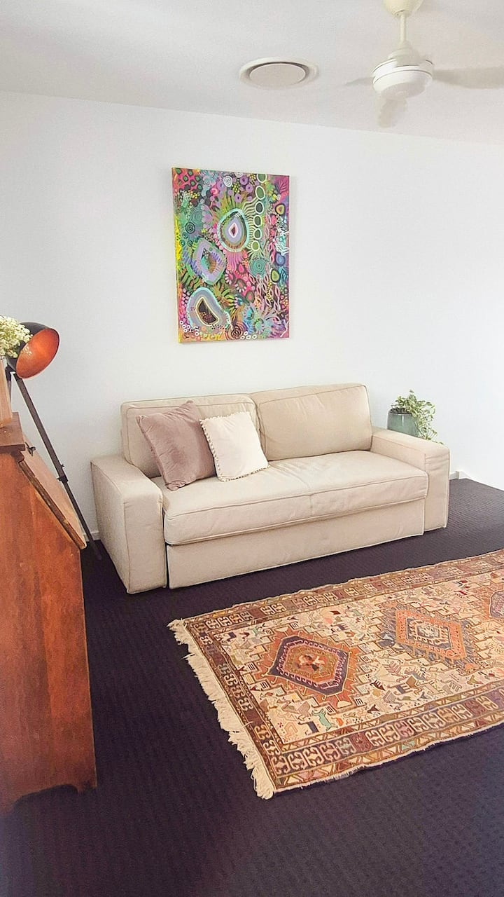 Udoban kutak za čitanje - pretvara se u kauč na razvlačenje 