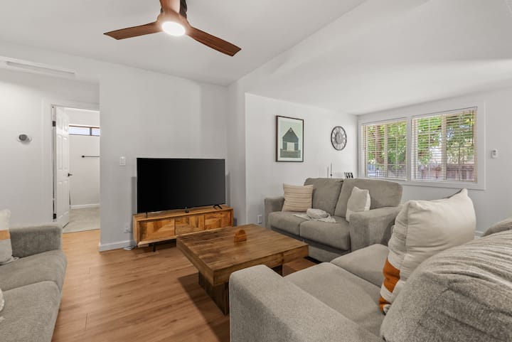 Modern Sonoma Home | Game Rm, Vineyards, Near Napa - Sonoma, CA