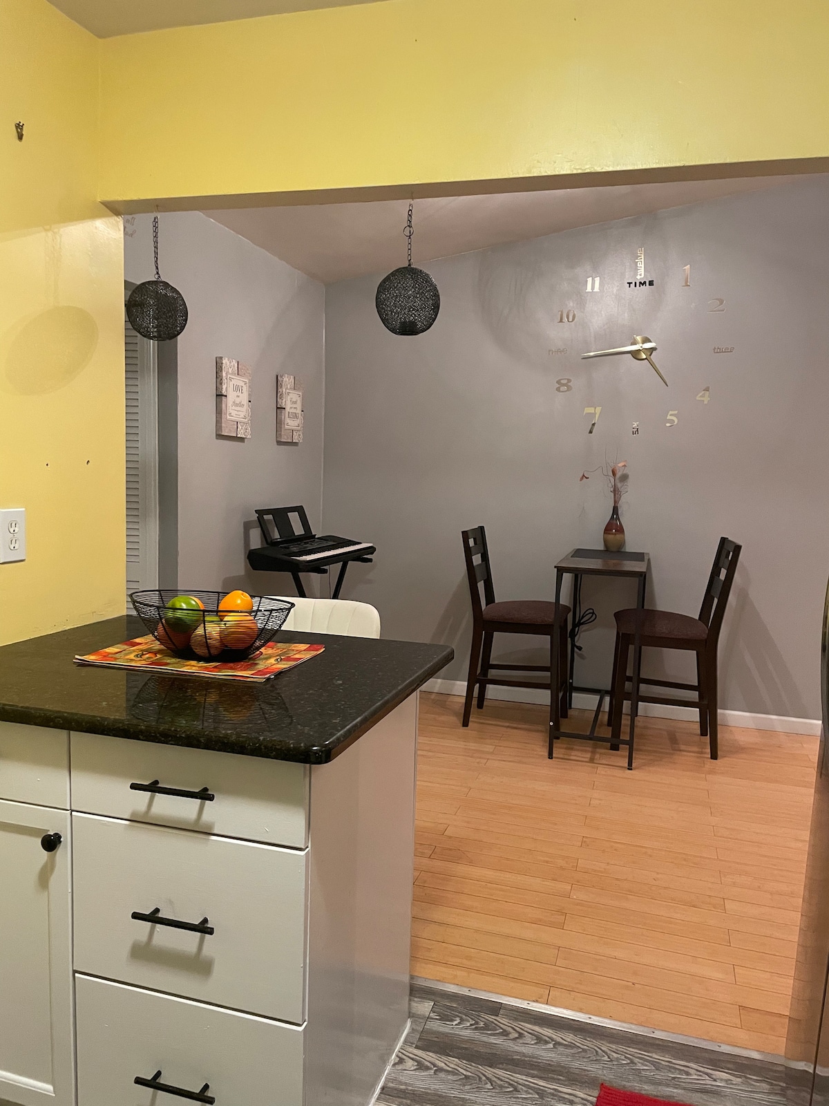 Chic & Serene NE Philly Stay l Desk + In-Unit W/D