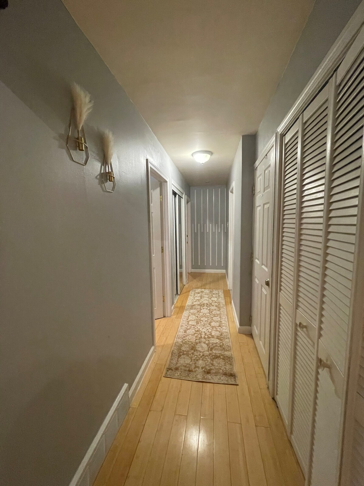 Chic & Serene NE Philly Stay l Desk + In-Unit W/D