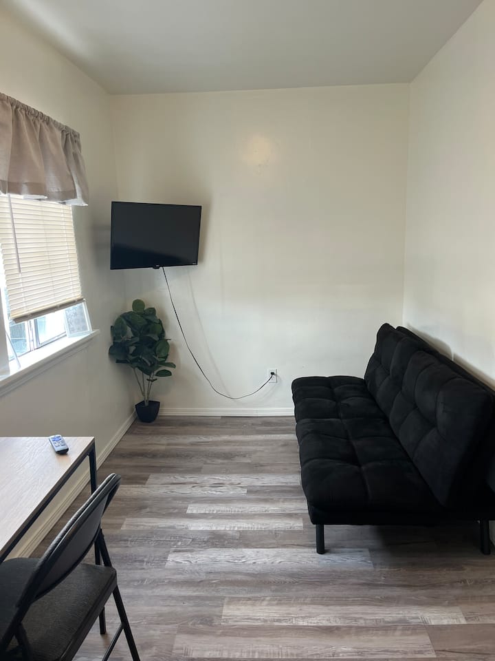 Spacious. 5 Min To Oit & Skylakes. 30 Days Ok - Klamath Falls, OR