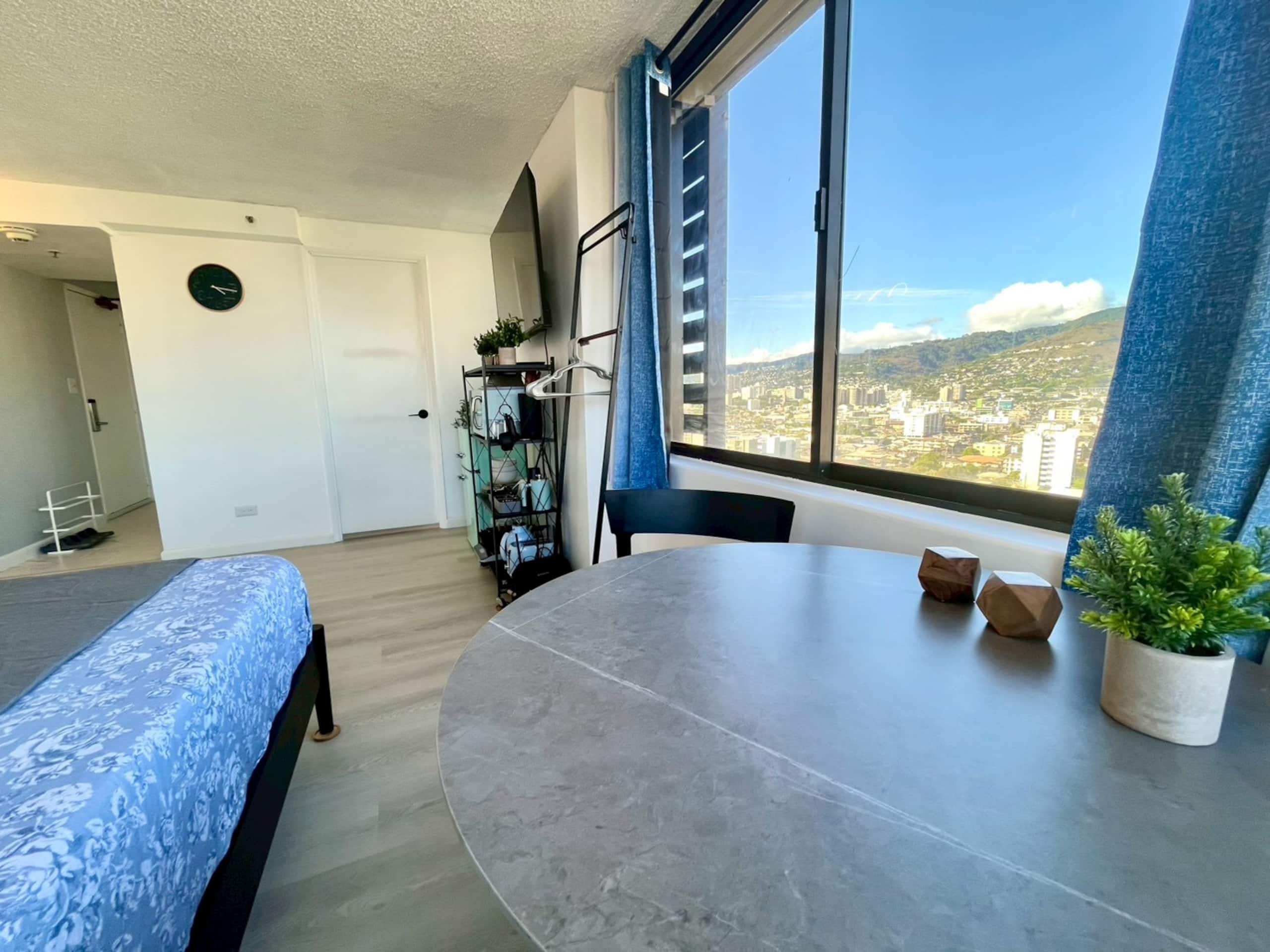 Condo in Honolulu · ★4.73 · Studio · 1 bed · 1 bath - Image 21