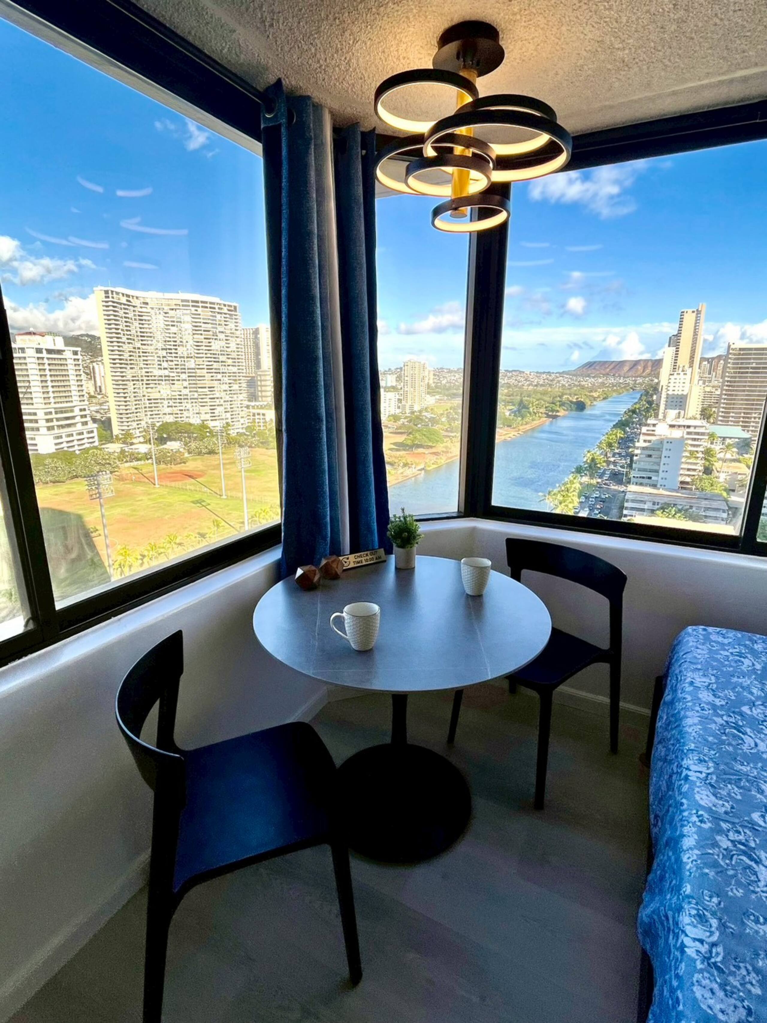 Condo in Honolulu · ★4.73 · Studio · 1 bed · 1 bath - Image 17