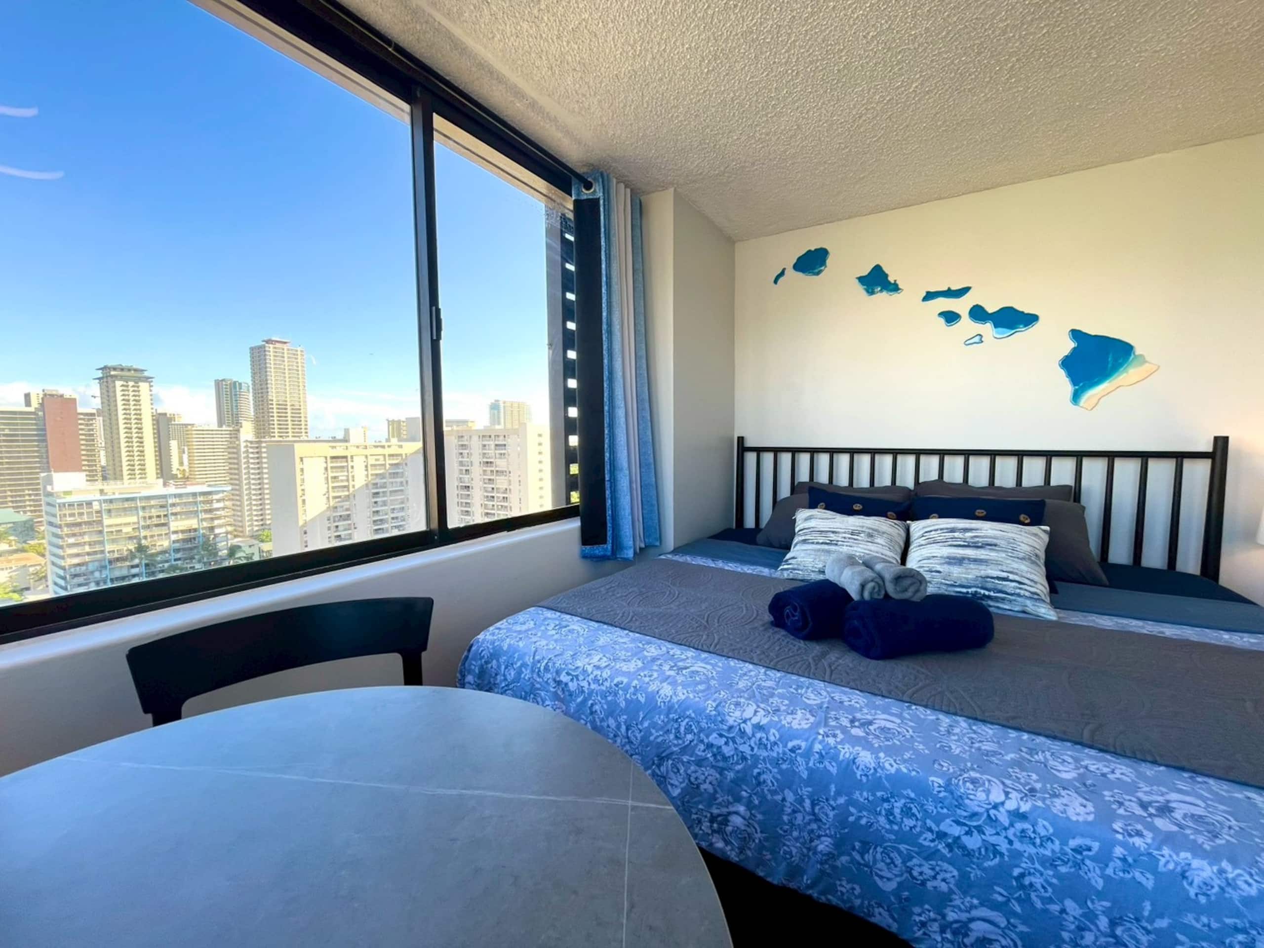 Condo in Honolulu · ★4.73 · Studio · 1 bed · 1 bath - Image 20