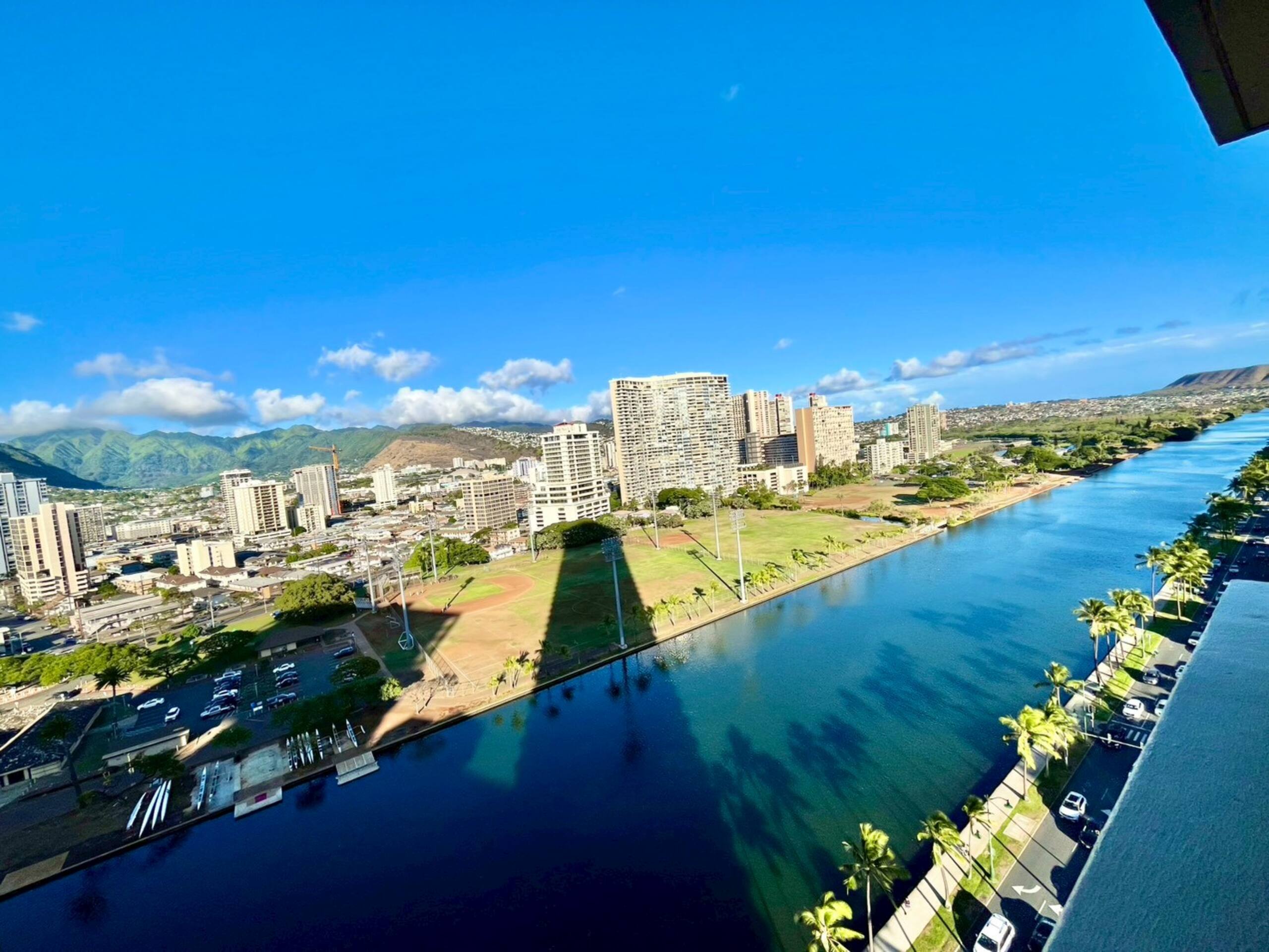 Condo in Honolulu · ★4.73 · Studio · 1 bed · 1 bath - Image 37
