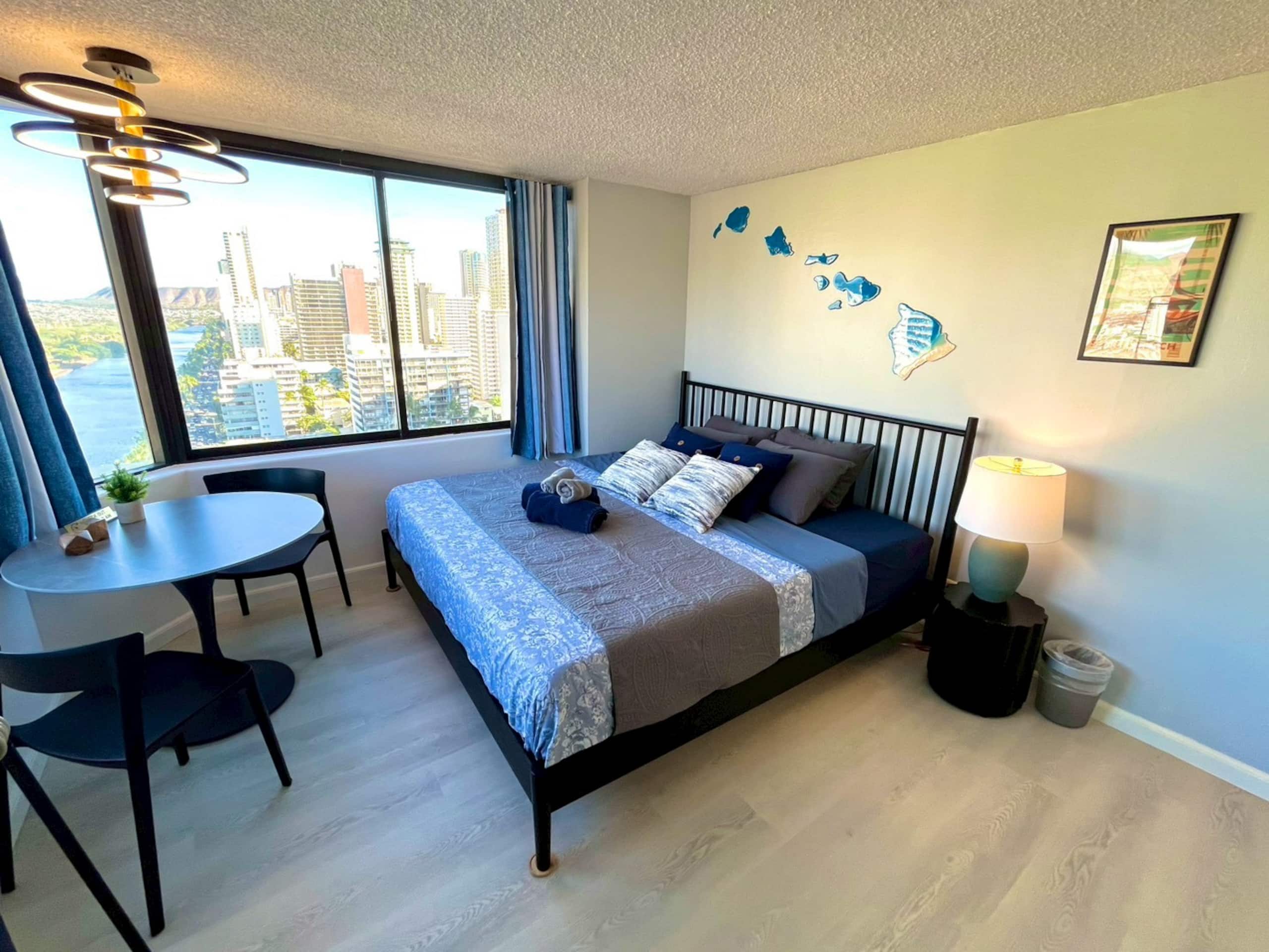 Condo in Honolulu · ★4.73 · Studio · 1 bed · 1 bath - Image 2