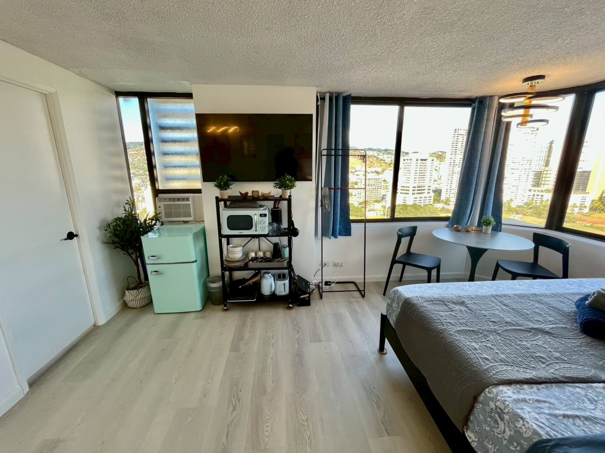 Condo in Honolulu · ★5.0 · Studio · 1 bed · 1 bath - Image 14
