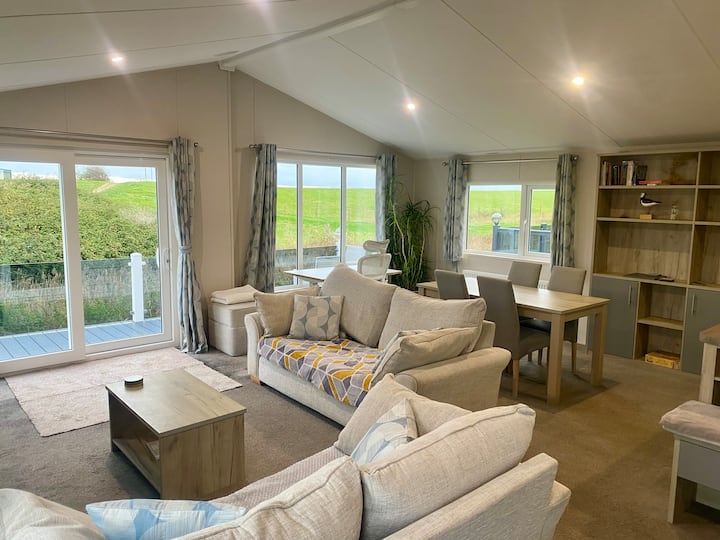 Spacious Lodge By Nature Reserve/coast - Kent