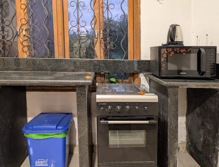 Full kitchen image 1