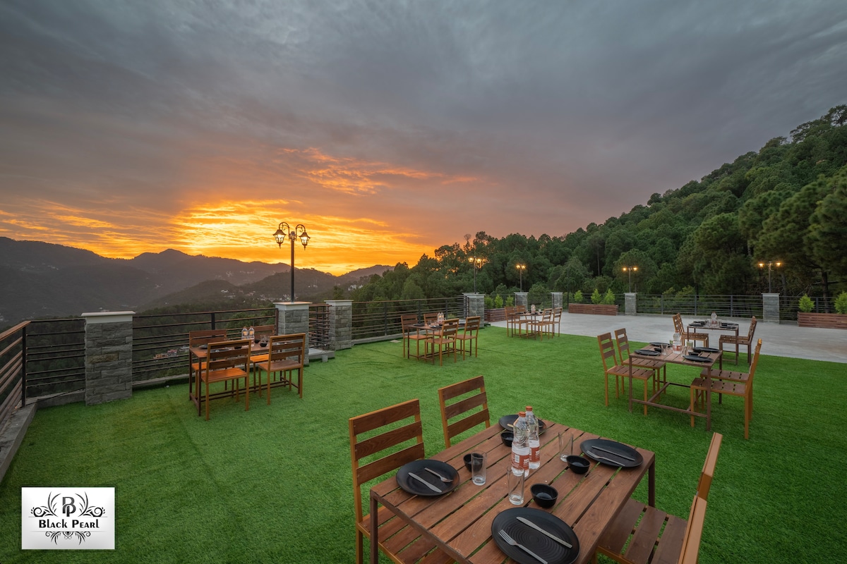 Maverick Hills|Suite with Jacuzzi|Roof Top|Bacony| - Serviced