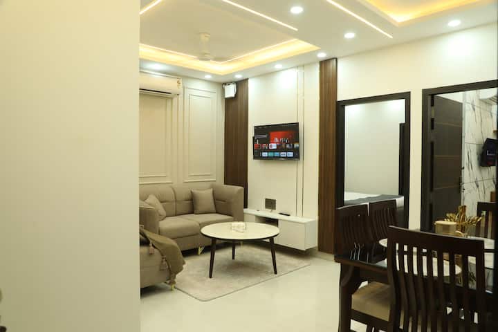 Blissful Rest A Luxury Apartment Home Away Home - New Delhi