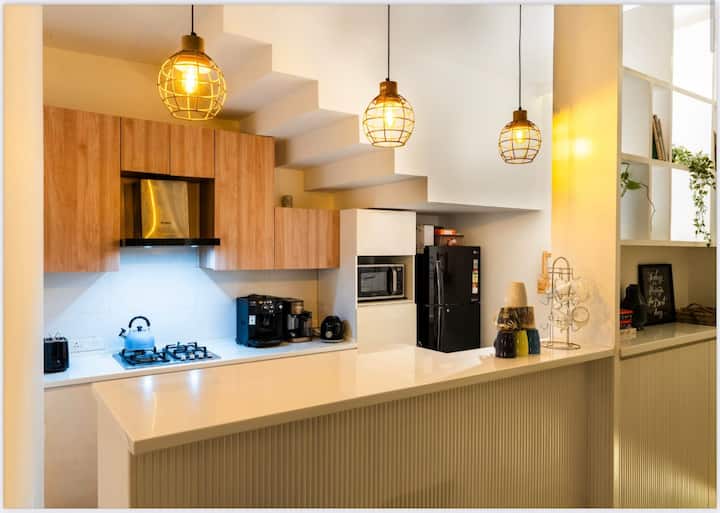 Full kitchen image 1