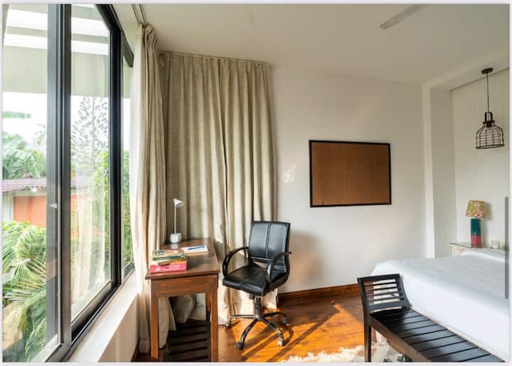 Bedroom 1 image 2