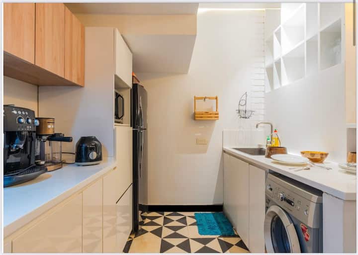 Full kitchen image 2