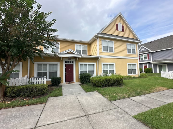 Once Upon A Stay - Pool, Courts & 15 Min To Disney - Kissimmee, FL