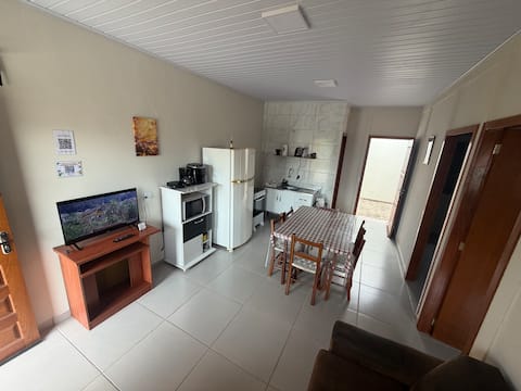 Top performing Airbnb: Casa Canário-da-terra, 500 meters from the beach and the city center in Balneário Arroio Do Silva