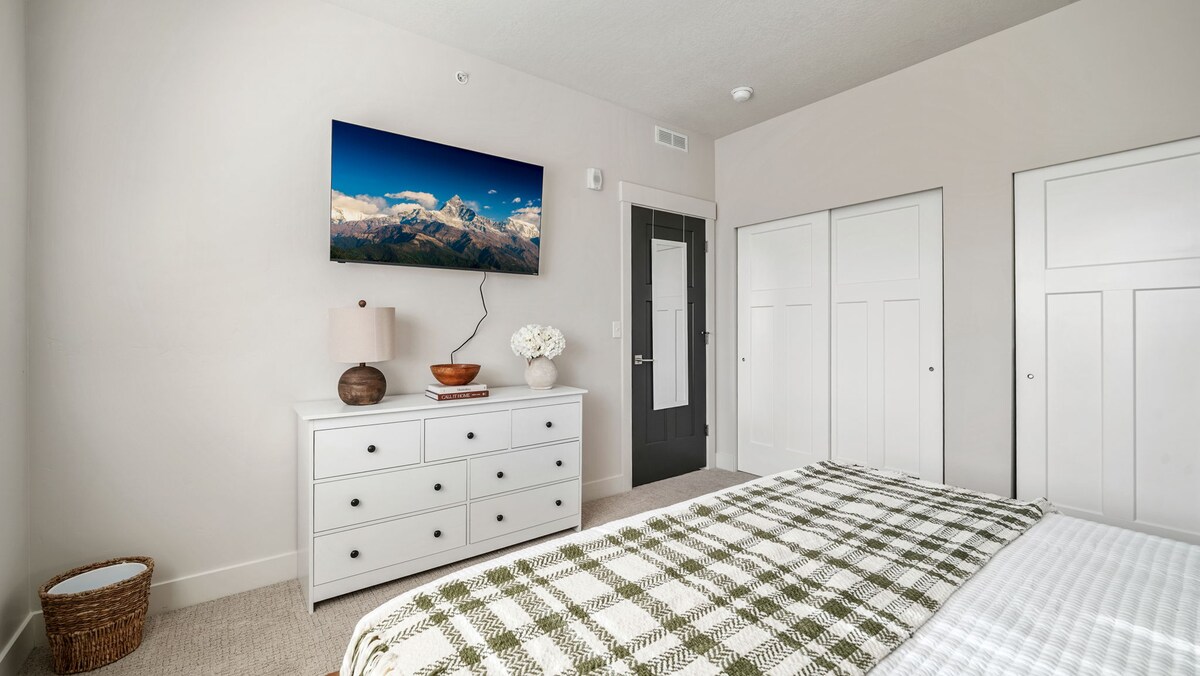 Cozy Swiss Condo
