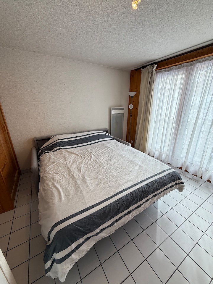 Il letto aperto con un materasso 160x200 per il vostro comfort.