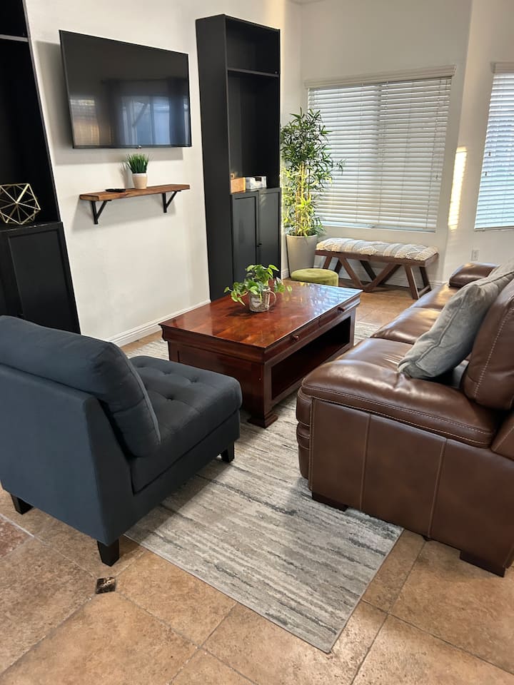 Cozy High Desert Retreat – Pet Friendly - Victorville, CA