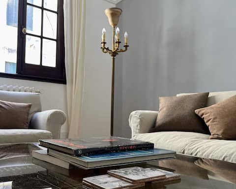 Top performing Airbnb: Unique French Apartment in San Telmo • 3 Bedrooms in Monserrat
