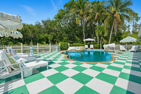 New Exotic Private Large Estate, Pool sleeps 18