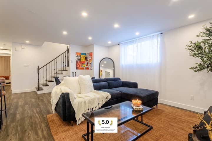 Chic City Hideaway | Vibrant Heart Of Montréal - LaSalle