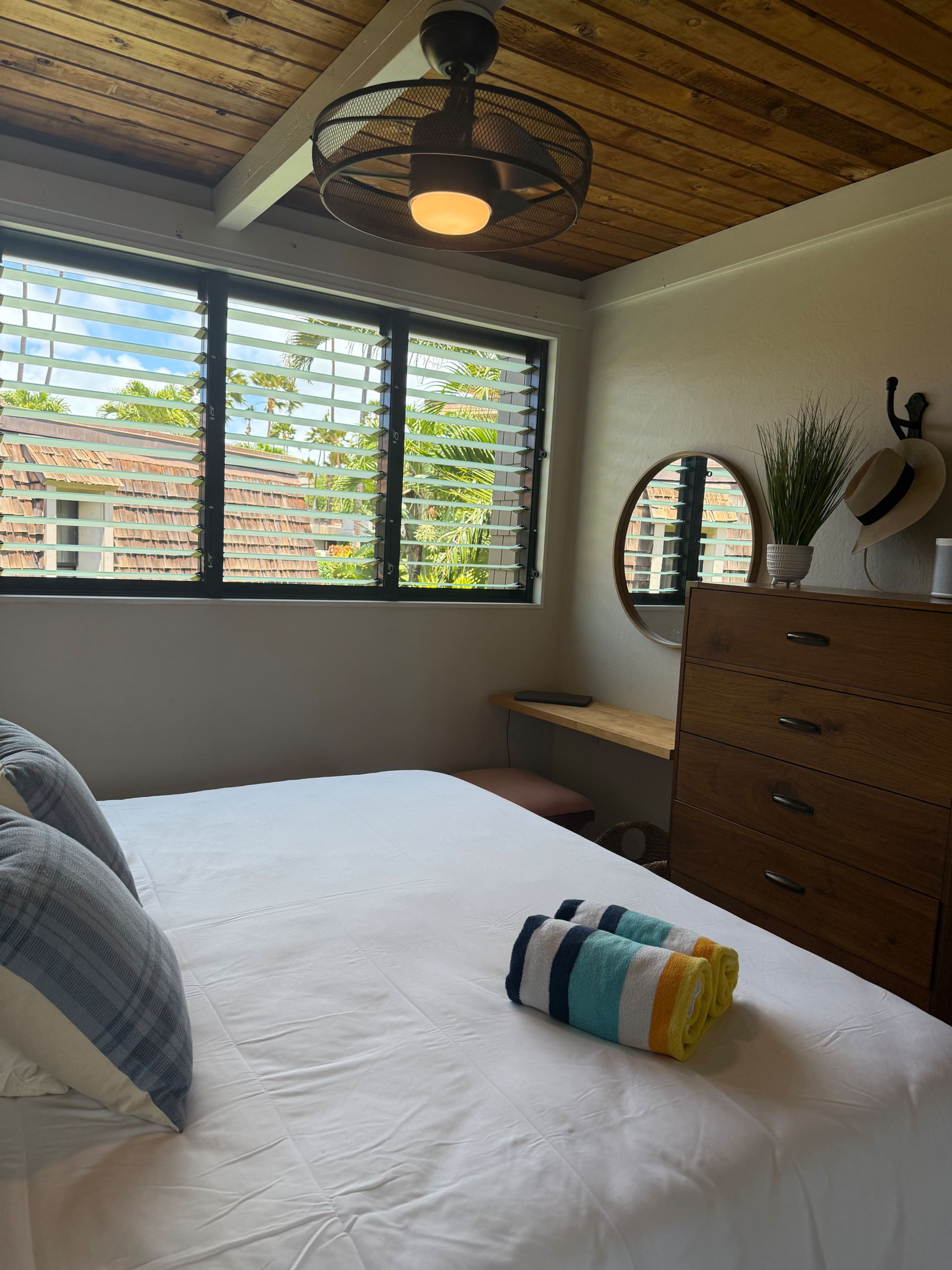 Condo in Lahaina · ★5.0 · 2 bedrooms · 2 beds · 2 private baths - Image 2