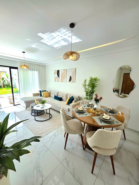 Ideal Zephyr Garden Apartment | Luxury Residence