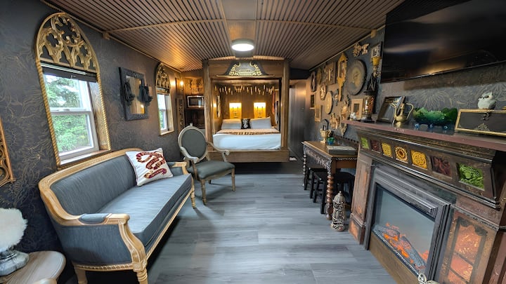 Railways For Rent Wizard's Whistlestop at Olympic Railway Inn - Trains for Rent in Sequim ...