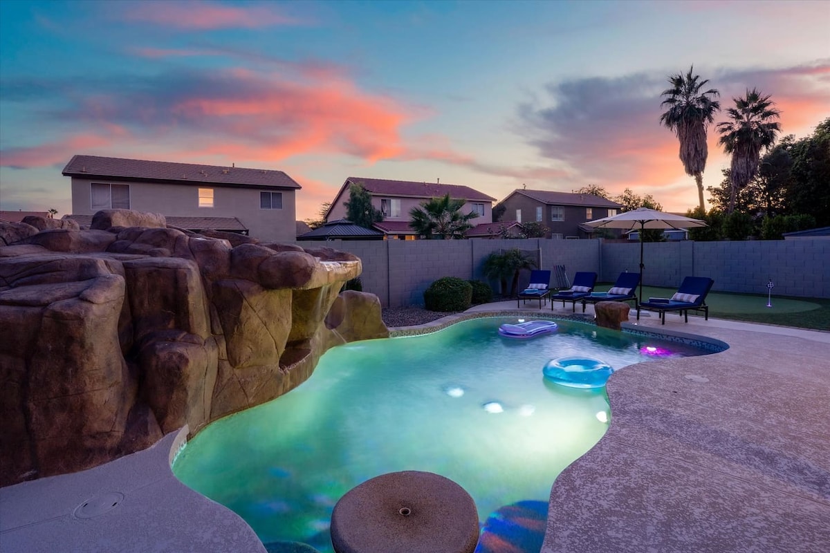 5BR | Pool Heating Available, Slide & Cave Hot Tub